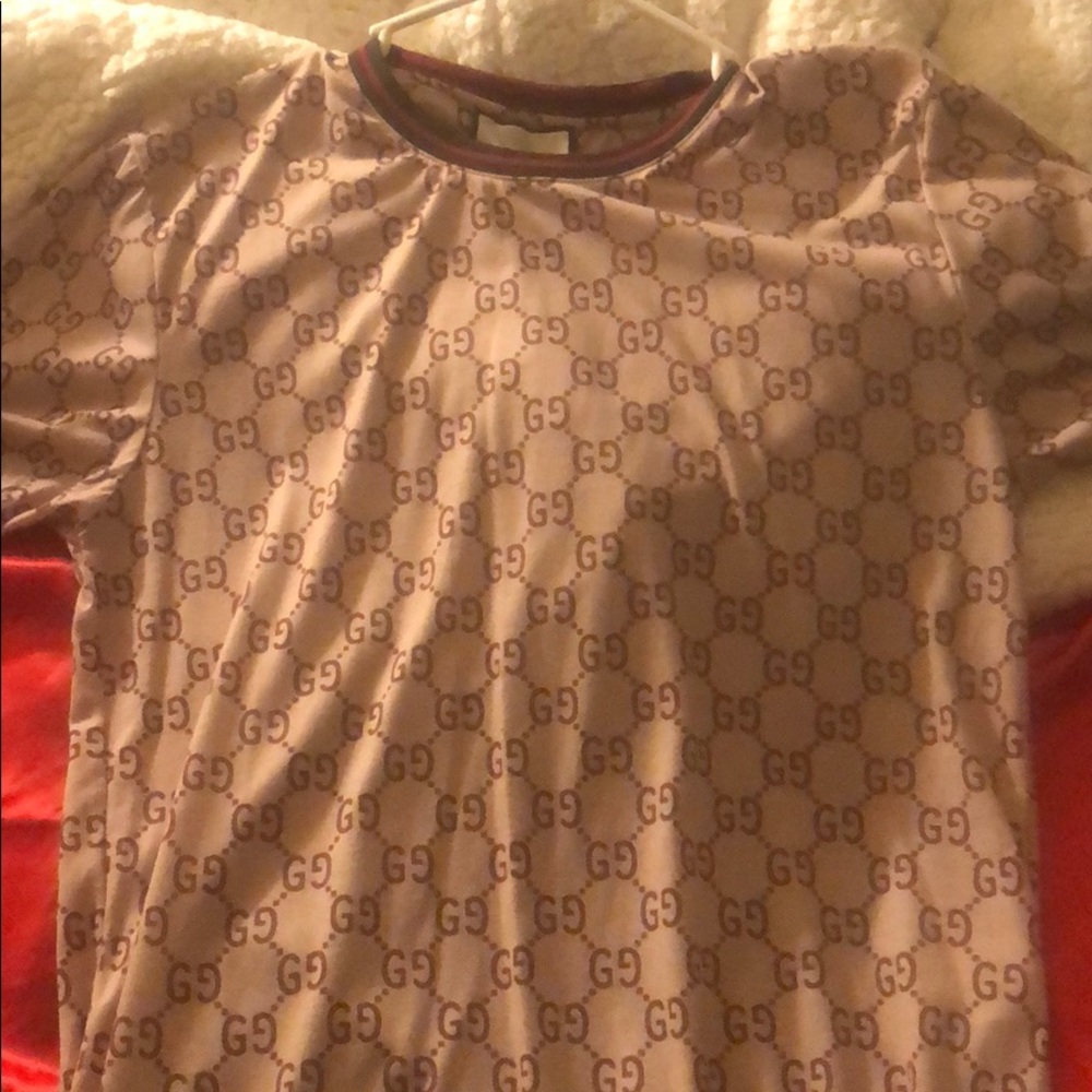 Gucci tan/red/brown T-shirt.
